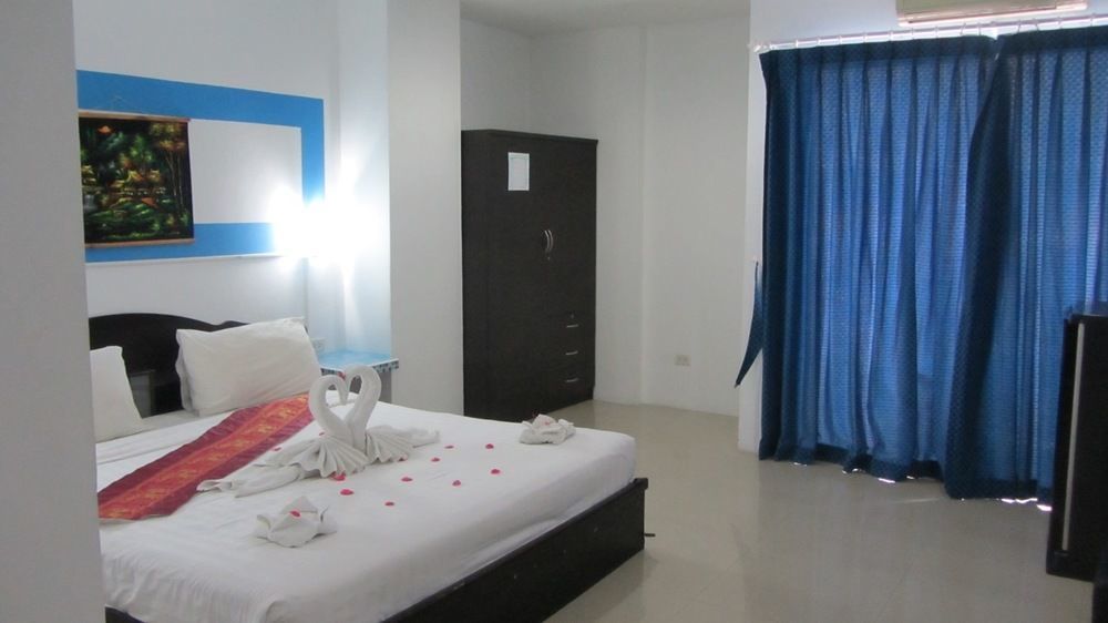 Patong Happy Fish Guesthouse מראה חיצוני תמונה